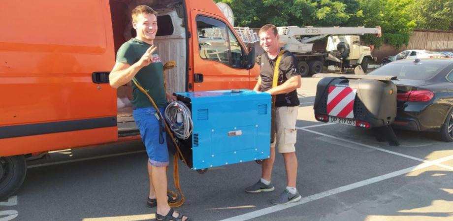 ВАНТАЖНІ ПЕРЕВЕЗЕННЯ КИЇВ З ВАНТАЖНИКАМИ СВІТЛИНА РОБОТА